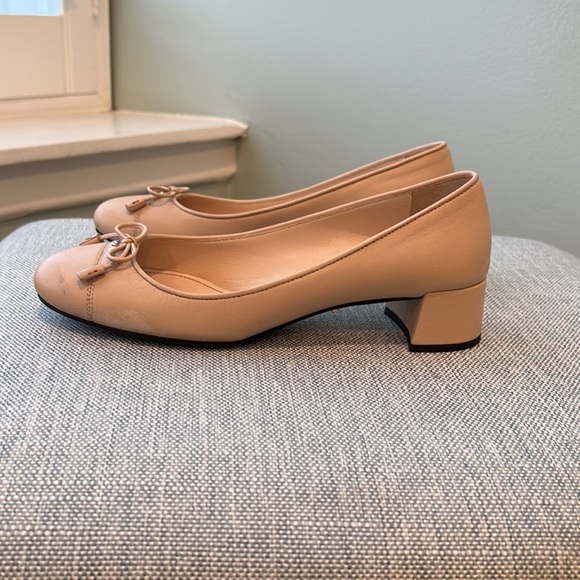 Authentic Prada women’s low heel shoes size 35.1/5. - Picture 3 of 9
